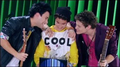 Lors de la répétition, quelle chanson les Roller Band chantent-ils durant ce premier épisode ?