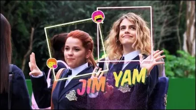 Qui a rattrapé le téléphone (de Jim ou Yam) en plein vol ?