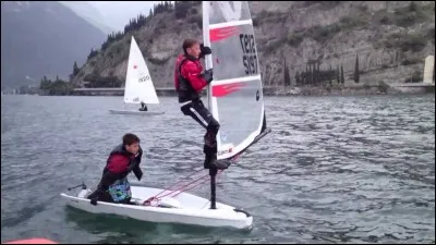 Comment s'appelle ce bateau ?