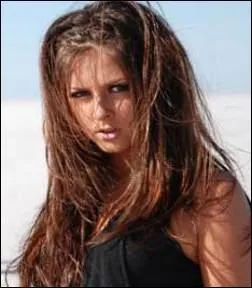 Cette chanteuse est :