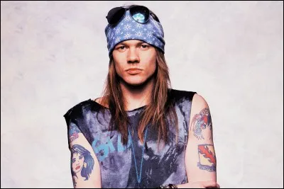 Comment s'appelle le chanteur des "Guns'n'Roses" ?