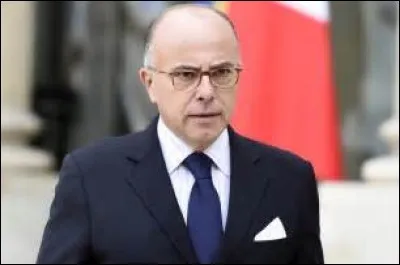 Des remaniments au gouvernement sont à prévoir : le ministre de l'Intérieur a très peur d'être envoyer dans la culture.