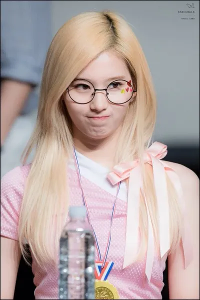 D'après les autres membres, à quel animal ressemble-t-elle ?