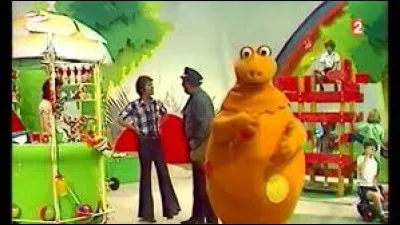 Dans "L'Île aux enfants", quelle est la couleur de Casimir ?