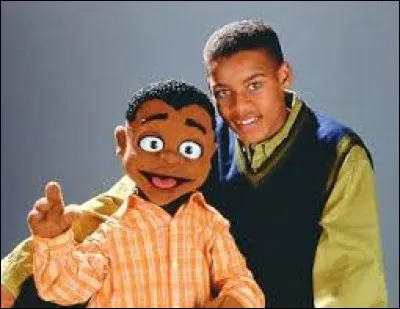 Dans la série télévisée "Cousin Skeeter", comment s'appelle le cousin de Skeeter ?