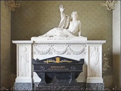 Quel est ce joli bourg du Maine-et-Loire où est né Julien Gracq et où vous verrez le tombeau du duc de Bonchamps,oeuvre du sculpteur David d'Angers?