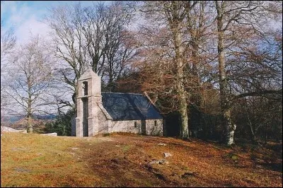 Quelle est cette chapelle que vous pourrez découvrir en Corrèze près de Peyrelevade?