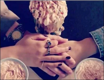 Qui étaient ses meilleures amies ?