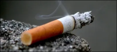 Sous quel président a été appliquée la décision d'interdire la publicité pour le tabac à la télévision et à la radio ?