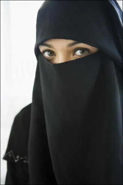 Le niqab est-il obligatoire ?