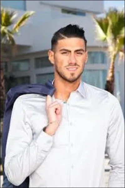 Comment s'appelle ce footballeur ?