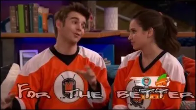 Comment s'appelle la petite amie de Max ?