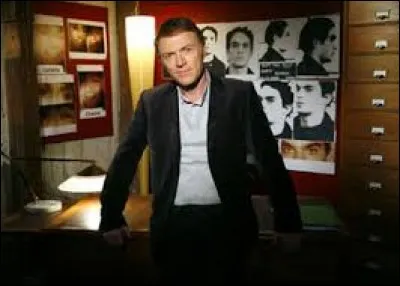 ____ entrer l'accusé !