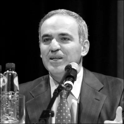 Dans quelle discipline Garry Kasparov s'est-il illustré ?