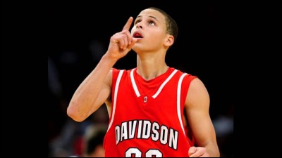 À quelle saison Stephen Curry termine-t-il meilleur marqueur de la Southern Conference (Conférence du Sud) de la NCAA ?