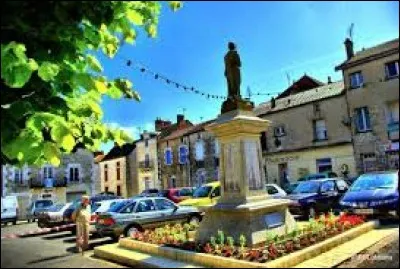 Nous flânons dans les rues de Persac. Commune de l'ancienne région Poitou-Charentes, elle se situe dans le département ...
