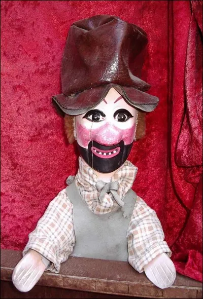 Et cette marionnette que l'on peut apercevoir en faisant un petit détour au musée de Lyon ?