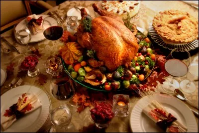 Durant quel mois le dîner de Thanksgiving est-il célébré aux États-Unis ?