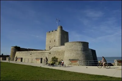 La ville de Fouras se trouve :