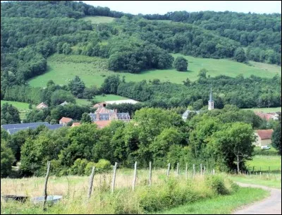 Qu'appelle-t-on les Champs-Elysées de la Bourgogne ?
