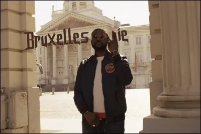 Complétez cette punchline : "Ils m'ont té-sau, dans la haine je médite, à l'hosto j'veux m'faire sucer par..."