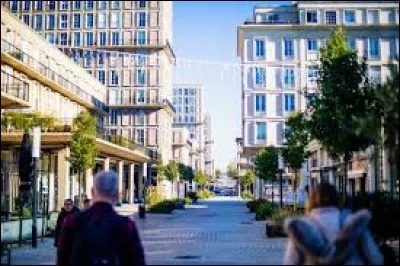 Dans quelle ville les voitures sont-elles le moins souvent à ''touche touche'' ?