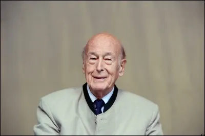 Quel &acirc;ge a Val&eacute;ry Giscard d'Estaing ?