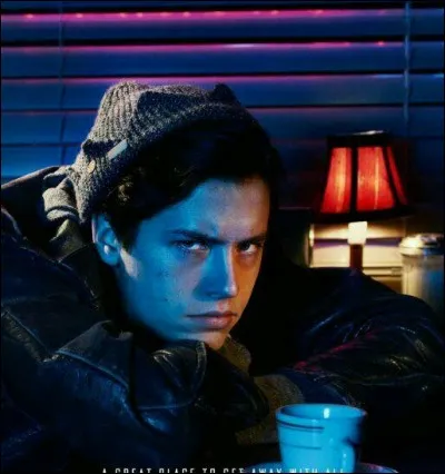 Qui est la petite amie de Jughead ?