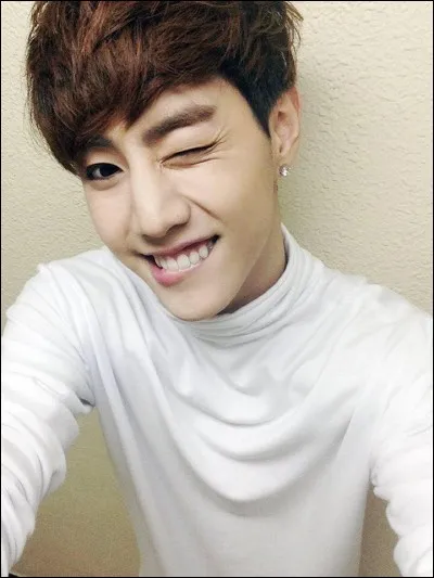 Quelle est la nationalité de Mark ?