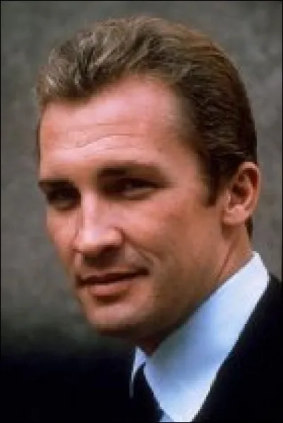 Roy Thinnes est un homme égaré, doutant de l'indicible, avant de le combattre, dans une atmosphère angoissante. Son partenaire était... ?