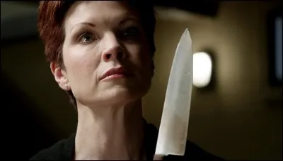 Après que Derek Hale ait mordu Victoria Argent, pourquoi s'est-elle suicidée ?