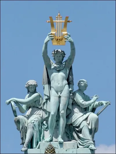 De quoi Apollon est-il le dieu ?