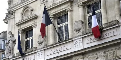 Collectivités - De combien faut-il réduire le nombre de députés et de sénateurs ?