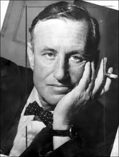 Ao&ucirc;t 1964 : Ian Fleming est l'&eacute;crivain qui a cr&eacute;&eacute; le personnage de James Bond. Quelle profession exer&ccedil;ait-il auparavant ?