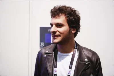 Amir a intégré la troupe des Enfoirés en 2017. Vrai ou faux ?