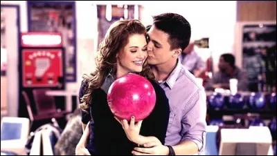 Dans la saison 1, qui est le petit copain de Lydia ?