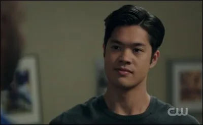 Comment s'appelle ce garçon ?