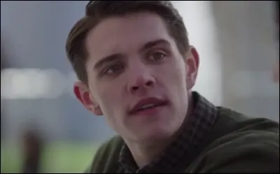 Comment s'appelle ce garçon ?