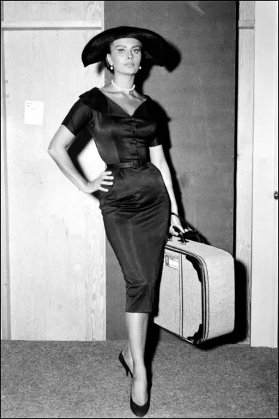 Oui, c'est bien Sophia Loren, et oui, c'est bien sa tenue pour son premier jour en tant que nounou de trois enfants, ceux de Cary Grant, dans ce charmant film intitulé ?