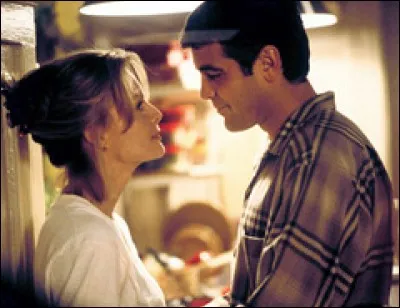 Voici sans doute les deux plus belles nounous du cinéma, George Clooney et Michelle Pfeiffer, dans le film Un beau jour (One fine day). En quoi sont-ils nounous ?