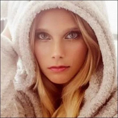 Qui joue le rôle d'Ámbar (Ambre) ?