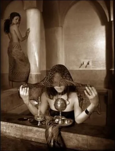 Divinité de l'amour chez les Perses. Qui est-elle ?