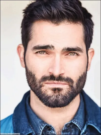 Quel est le nom du personnage qui interprète Derek Hale ?