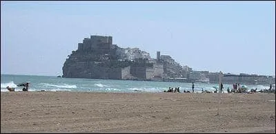 Dans le costume de quel personnage clbre du rpertoire classique, Grard Philipe est-il enterr ?