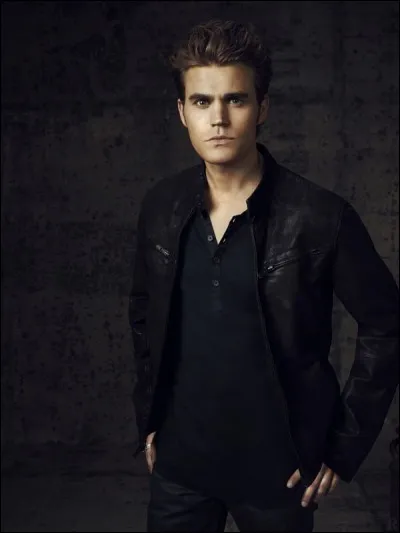 Quand Stefan perd son humanité il tue un personnage important. Quel est ce personnage ?