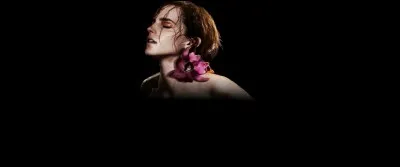 /Tome 7/ 
« Ma tiare fait joliment ressortir l'ensemble, mais je dois dire que la robe de Ginevra est beaucoup trop décolletée. » A qui appartient la tiare ?