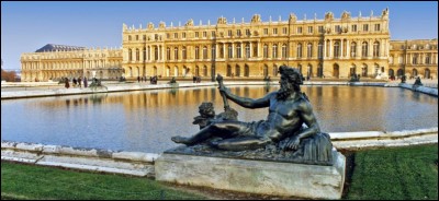 Quel est le château que l'on associe généralement à Louis XIV ?