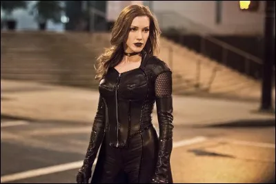 Sur Terre 2, quel est le nom de Laurel ?