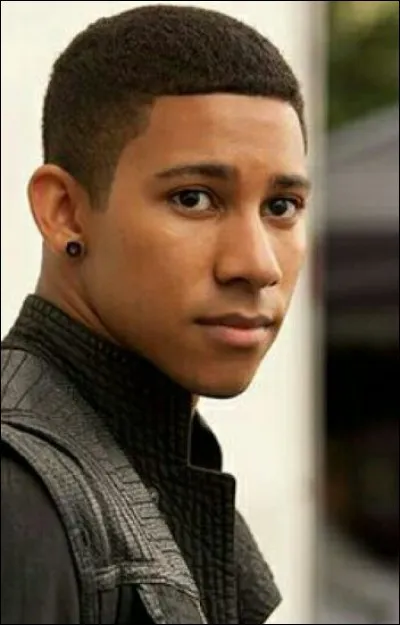 Quel acteur joue le r&ocirc;le d'Uriah ?