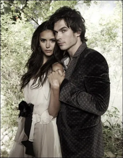 Dans quelle saison et quel épisode Elena avoue-t-elle à Damon les sentiments qu'elle a pour lui ?